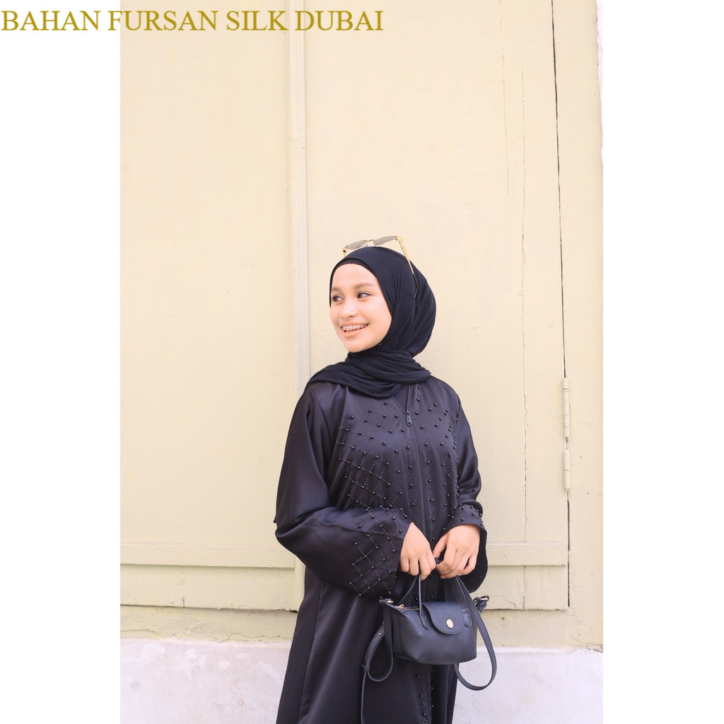 Abaya Fursan Silk Hitam Dubai Gamis  – Busui Friendly, Umroh Haji, S–XL (HADIJAH)