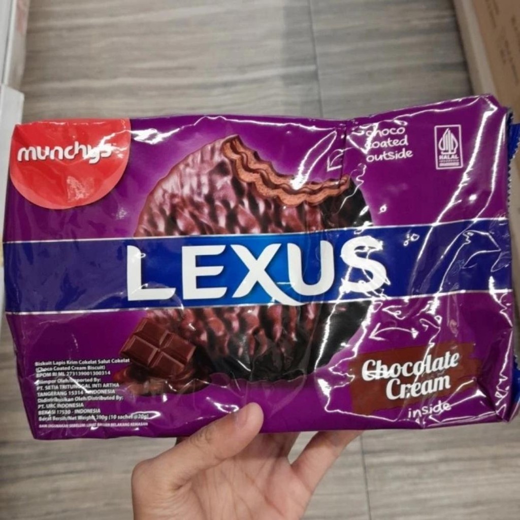 

Lexus biskuit choco coated outside CHOCOLATE Cream inside 200gr
