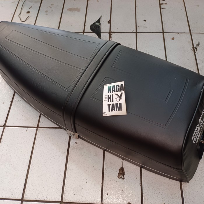 jok Vespa Excel 200 set kuncian by MG original baru cakep rapih empuk