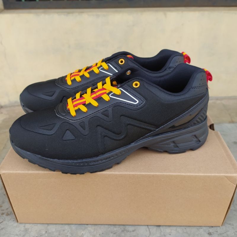 AV47UI SEPATU OLAHRAGA POLRI 2023