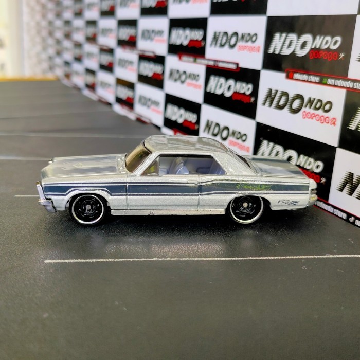 SP99 Hot Wheels '65 Pontiac GTO Silver New Loose Giftpack 2019