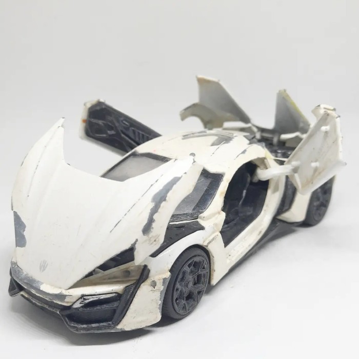 OP27 Lykan Hypersport - Miniauto Diecat Skala 32 Junk Mobil Mainan Bekas