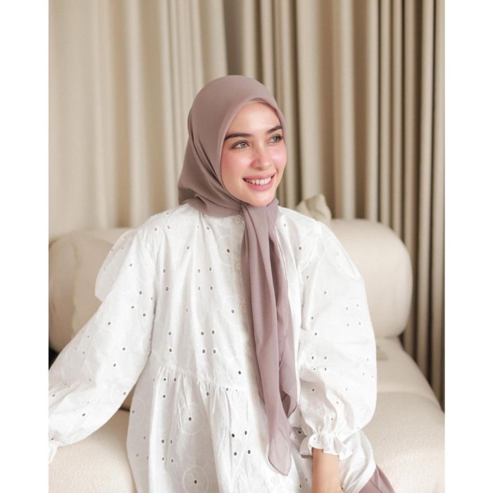 ✨TERLARIS - Hijab Segiempat Paris Japan  Premium Jilbab Plain Square  - Ash brown