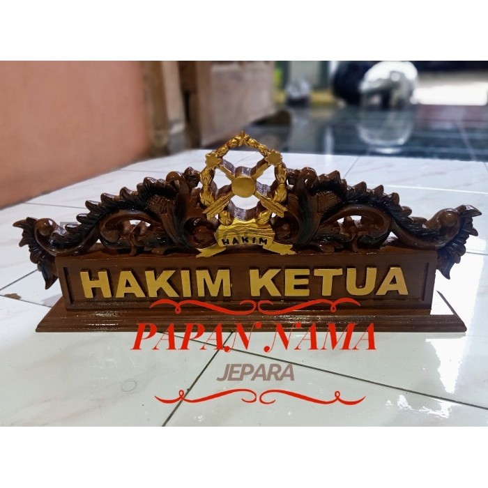 

PAPAN NAMA / PAPAN NAMA MEJA / PAPAN NAMA KAYU / LOGGO PENGADILAN FJ557