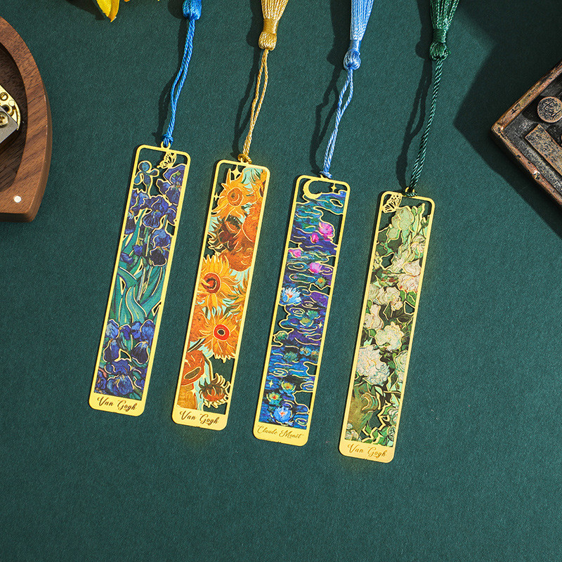 

Chinese style metal bookmarks, hollowed out cultural and creative, classical , retro oil painting book clip