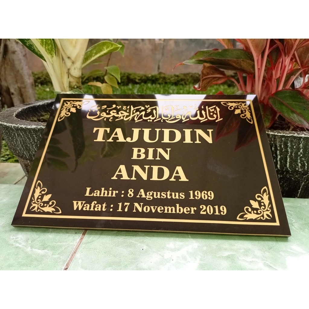 MTBlazter - Batu Nisan Granit Custom 30x40 Cm Hitam/Putih Crem
