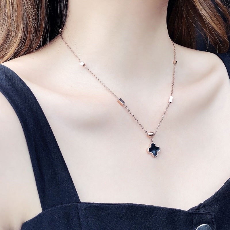 Kalung Wanita / Kalung Titanium Bolak Balik Bisa Warna Hitam Putih Premium / Rose gold