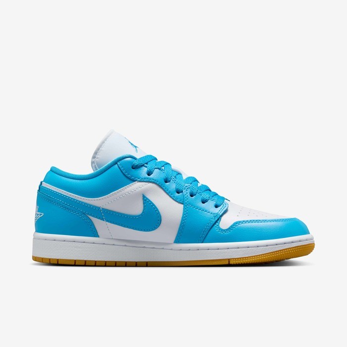SEPATU WANITA AIR JORDAN 1 LOW 'AQUATONE' - POWDER BLUE (DC0774-104) ORI