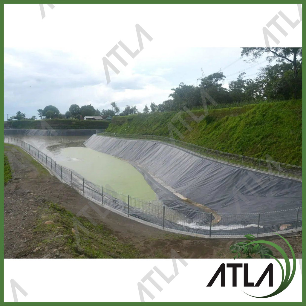 Plastik Geomembran 4 Meter 500 Micron 1 Roll Hitam Plastic Geomembrane HDPE Terpal Kolam Ikan Koi Le