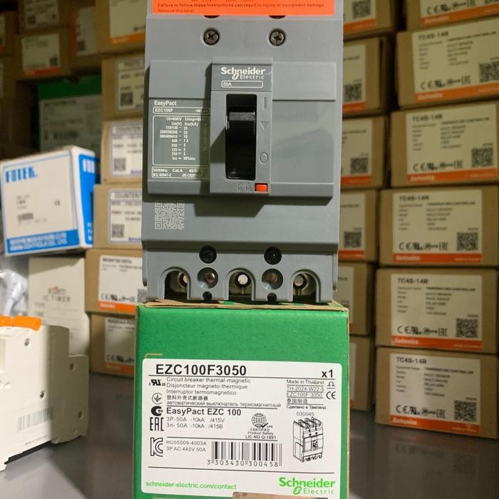 MCCB SCHNEIDER EZC100F 3P 50A Original Schneider New