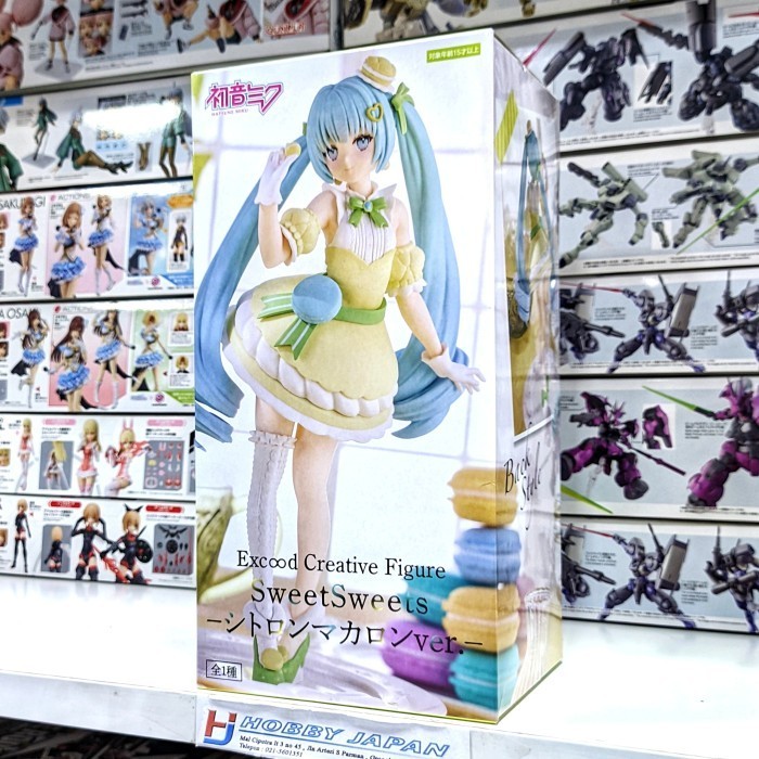 Furyu Exceed Creative Figure - Hatsune Miku Sweet Sweets Citron Macaroon Ver