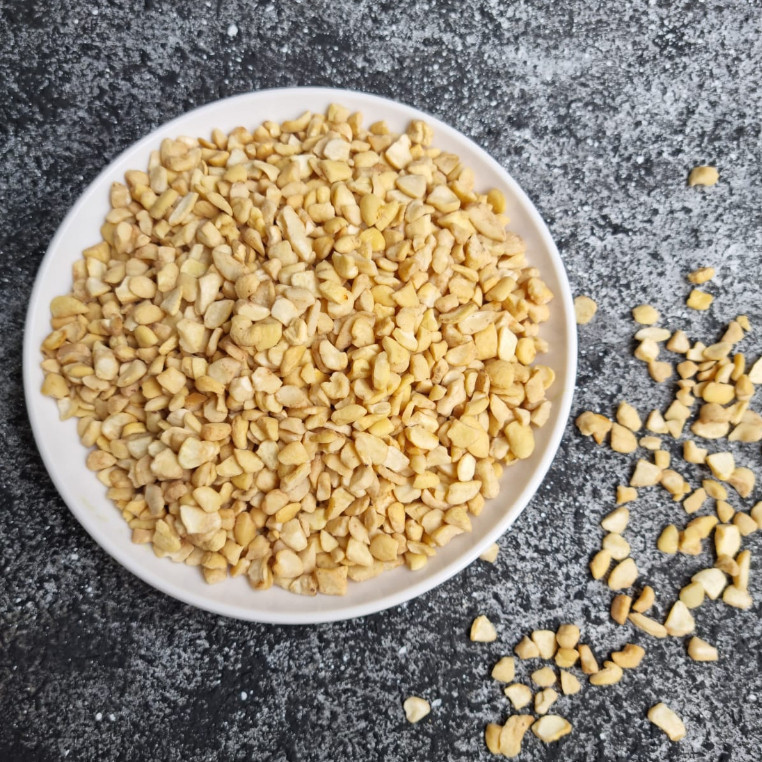 

Kacang Mede Mentah Pecahan Mete Belah Kecil 1kg BB1