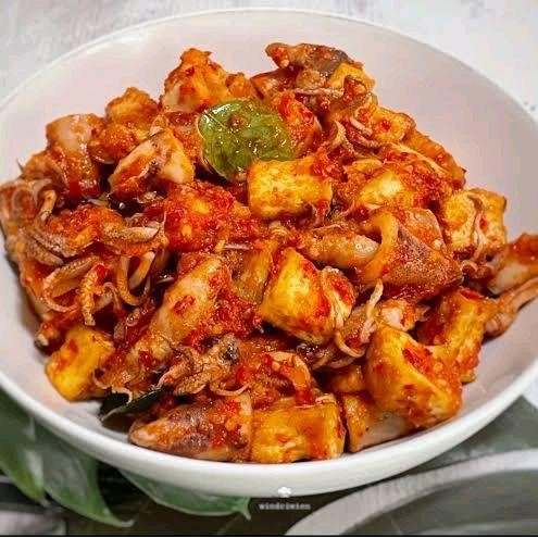 

Sambal Cumi 200gram Pedas gurih