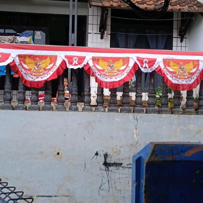 Bendara Background Garuda Merah Putih dengan 10 Gelombang dan Panjang 9 Meter dengan Kain Tali Umbul