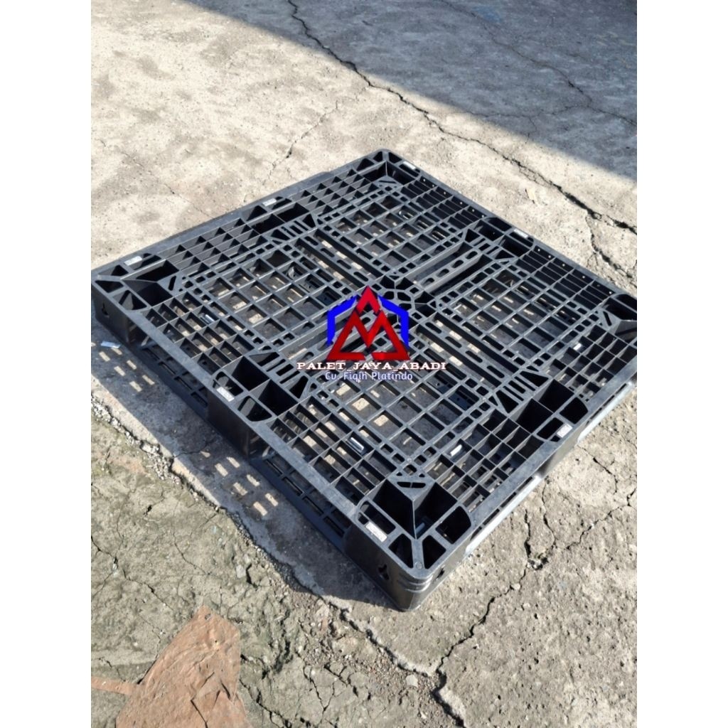 

Palet plastik bekas Uk 110x110x12cm,