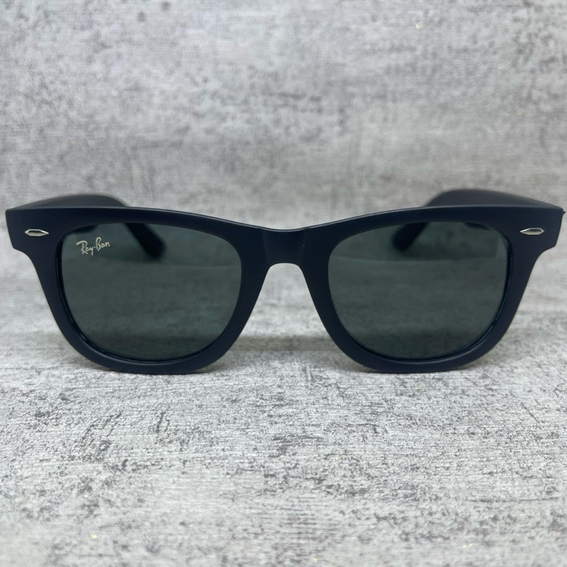 Kacamata Wf Hitam Doff & Glossy Frame Miring