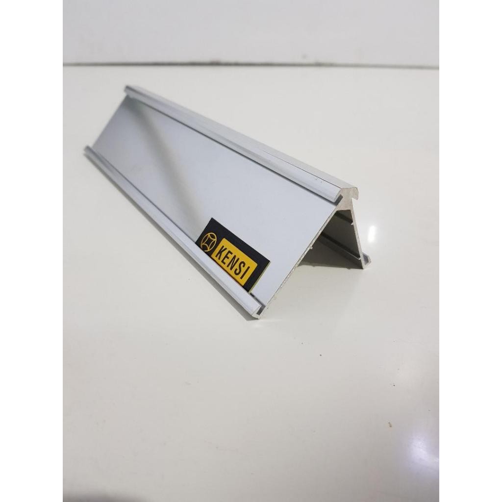 

Papan Nama Meja Segitiga Alumunium