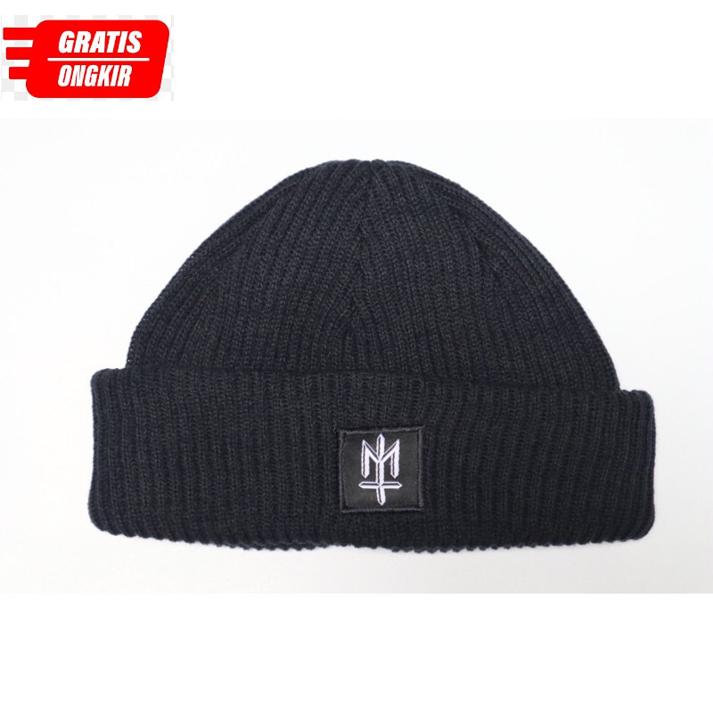 Maternal disaster beanie hat black logo.Beanie hat maternal hitam