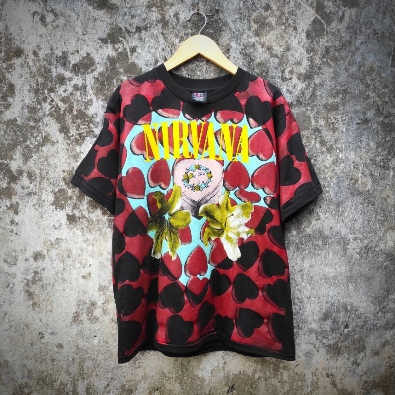 NIRVANA VINTAGE HEART SHAPED BOX