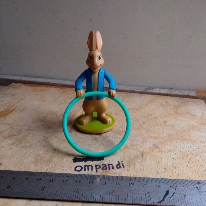 MS99 figure McDonald's Peter rabbit kelinci