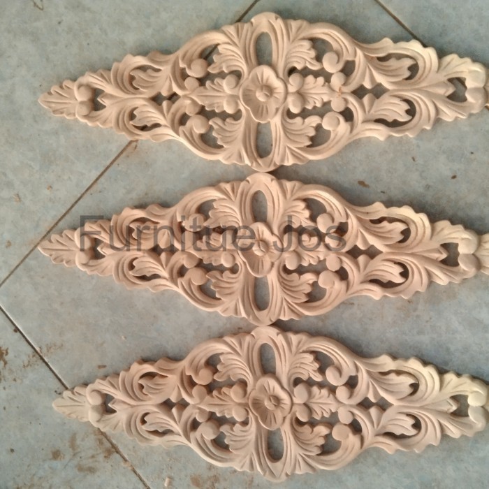 Ornamen ukir ukiran tiang soko ukiran tempel pintu ukiran serbaguna FJ12367