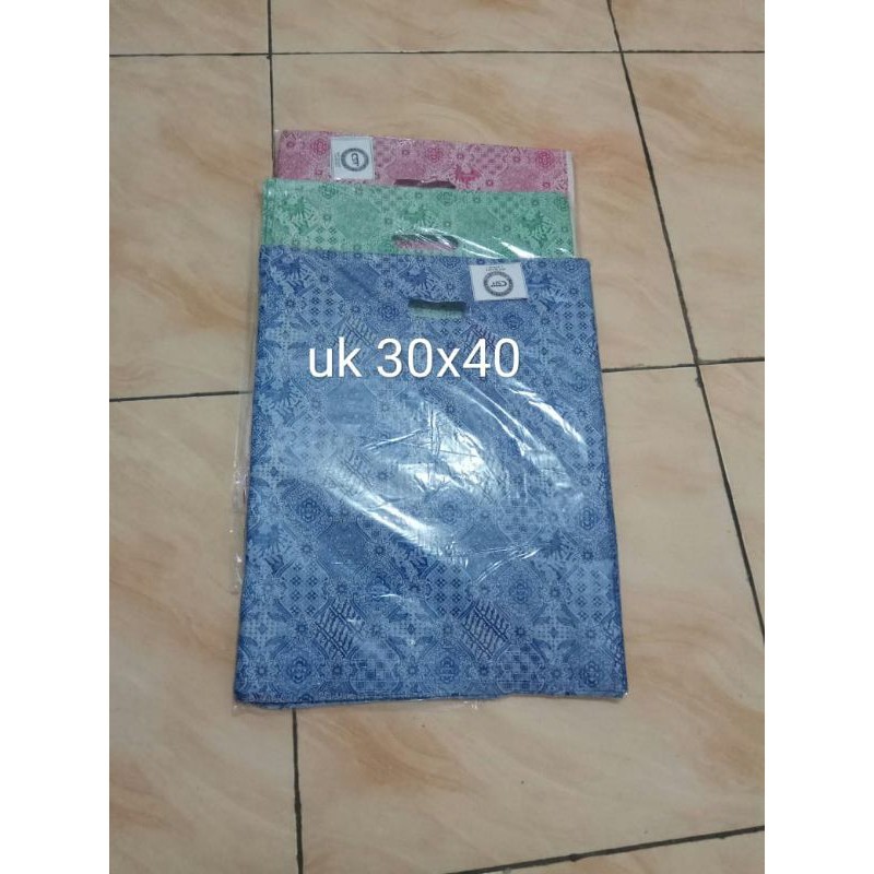 

HD oval batik uk 30x40(1 pack isi 100 pcs) Plastik baju tas plastik goodie bag