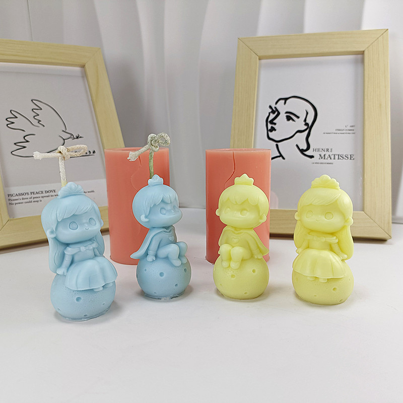 

Carton Princess and Prince Candle Mold Abstract Cute Children Silicone Mould Gifts DIY Cake Decoration Baking Tools