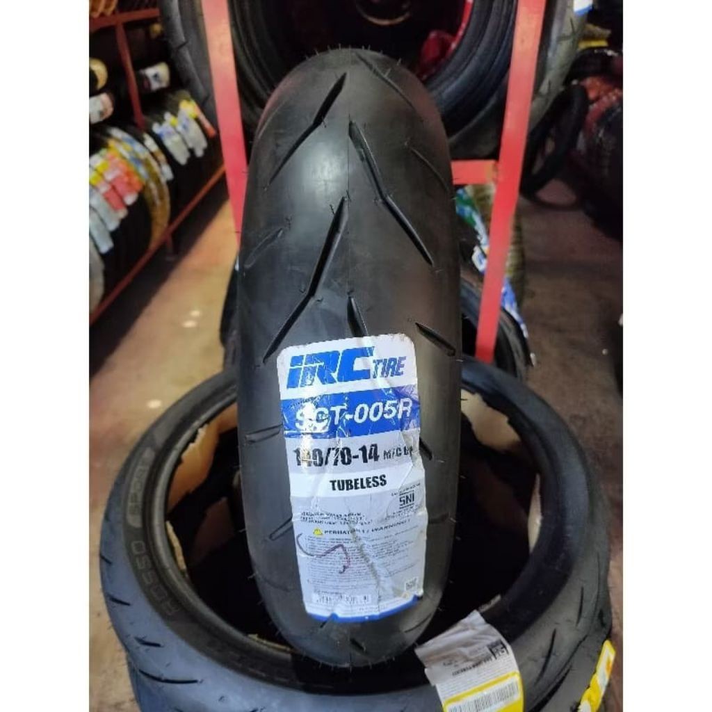 Ban motor AEROX belakang UK 140/70.14 original Tubeles