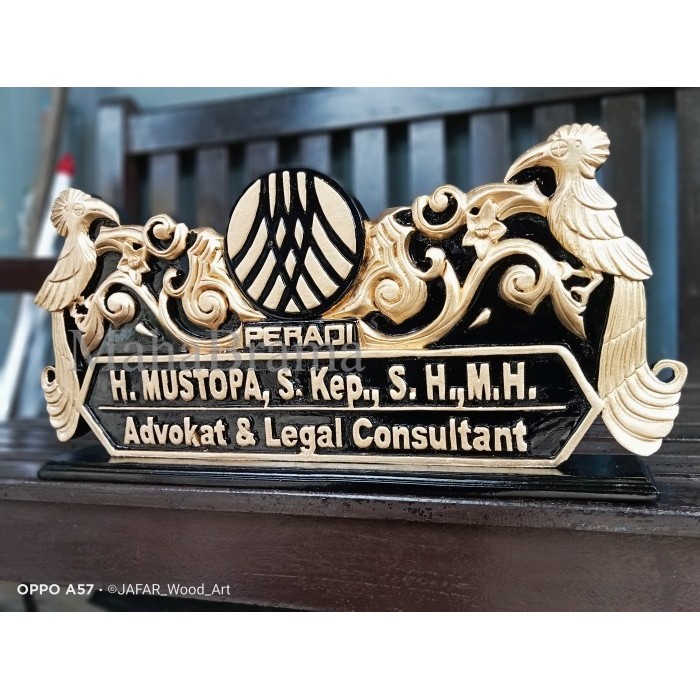 

papan nama meja ukir kayu jati-papan nama jabatan logo advokat peradi MB3212