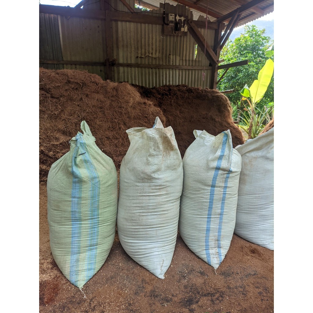 30Liter Cocopit / Cocopeat Media Tanam 1 Karung estimasi 7.2kg - Lembab