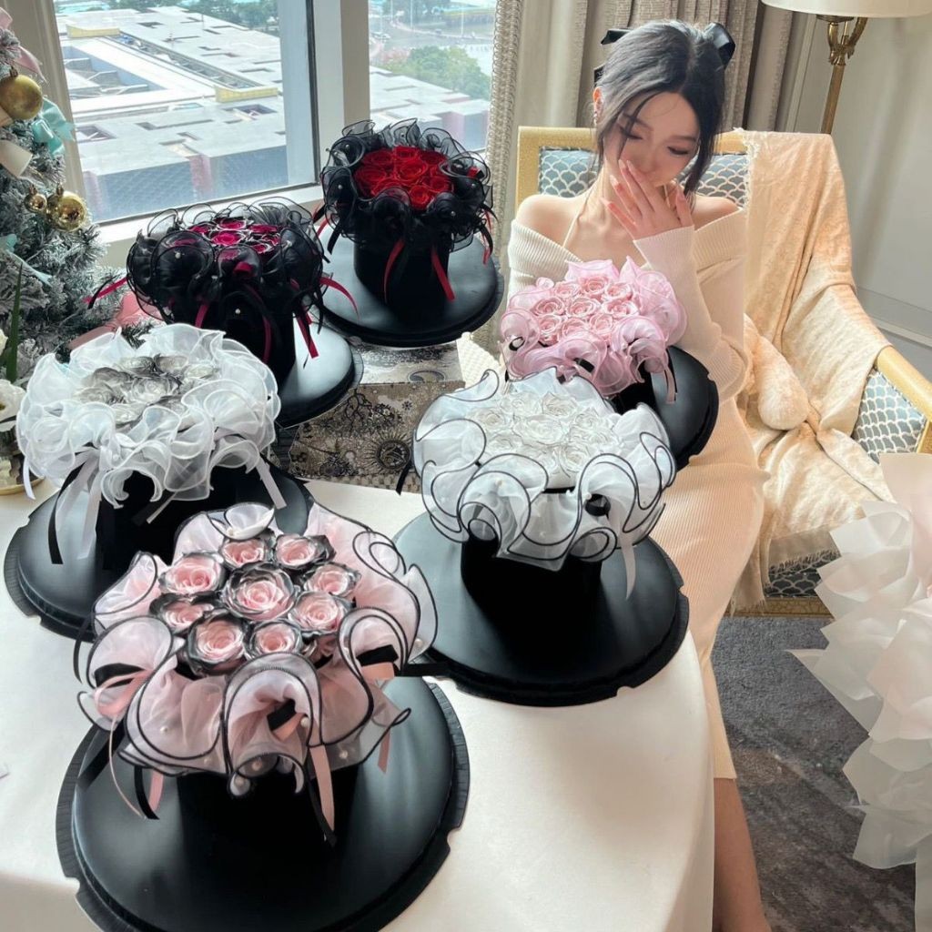 

Premium Korean MeshLace For Wrapping Flower Buket