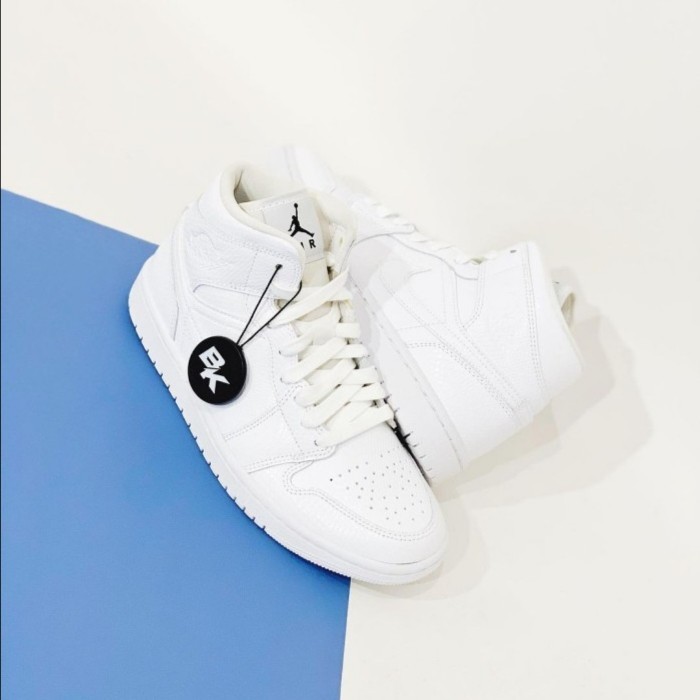 AIR JORDAN 1 MID TRIPLE WHITE WMNS