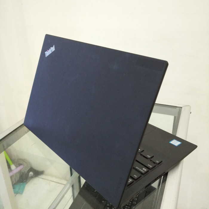 Lenovo Thinkpad X1 Carbon 6th RAM 8Gb ssd 256Gb i5 GEN7 istimewa