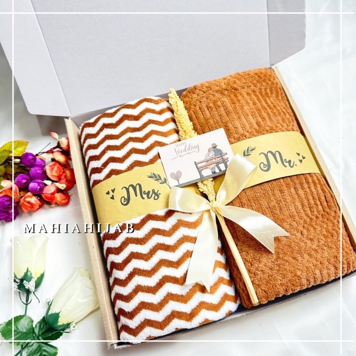 

Hampers Pernikahan Handuk Couple 70x140cm / Hadiah Wedding , Seserahan - Cokelat
