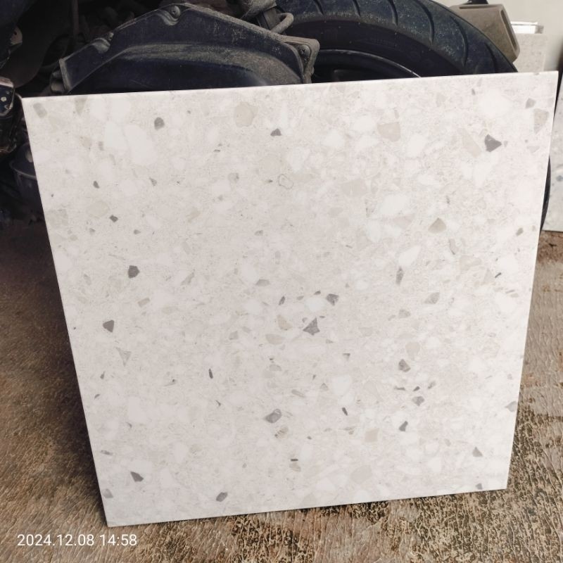 KERAMIK LANTAI KASAR CARPOT PLATINUM DEXTER WHITE 50X50 KW1