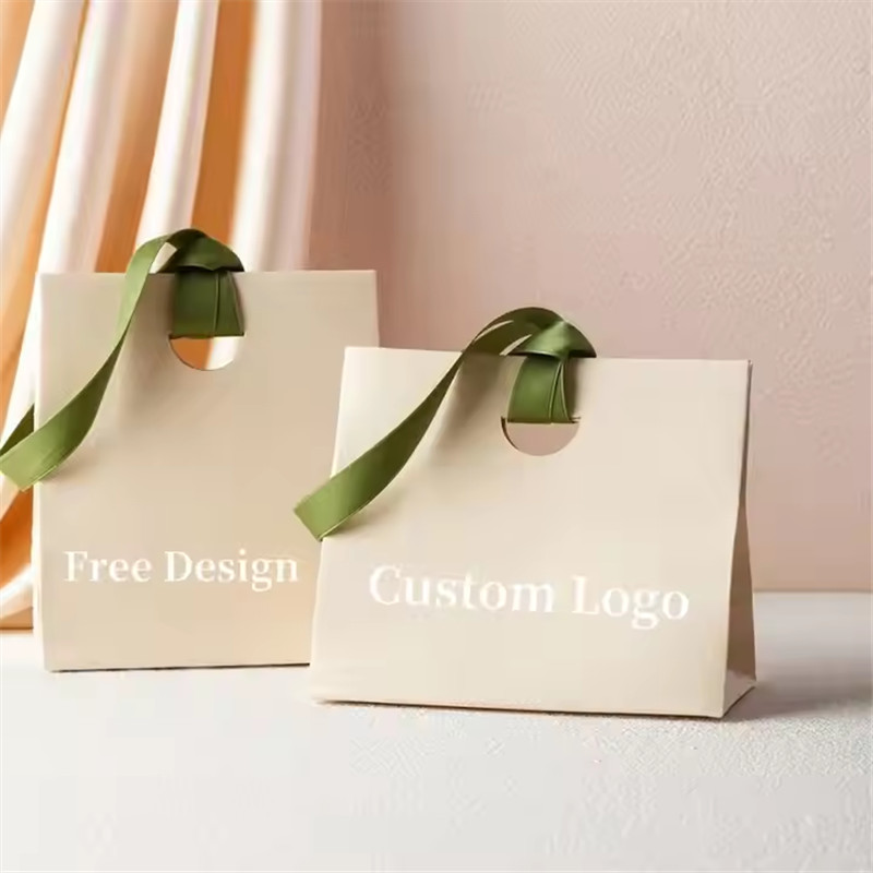 

500pcs/lot Customizable Luxury Cosmetics Wedding Boutique Shopper Custom Small Gift Jewelry Paper Bag with Logo