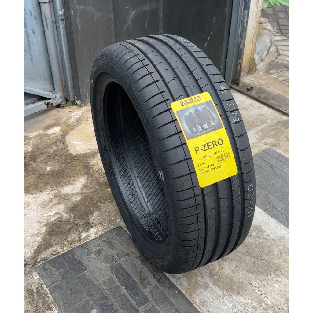 Ban PIRELLI P-ZERO RFT 225/45 R19 – Untuk BMW X3 G01, BMW 3 Series G20, Lexus IS, Mercedes-Benz C-Cl