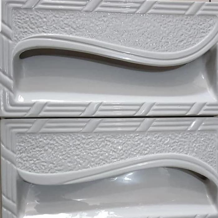 roster keramik anti tampias 20x40 - Putih