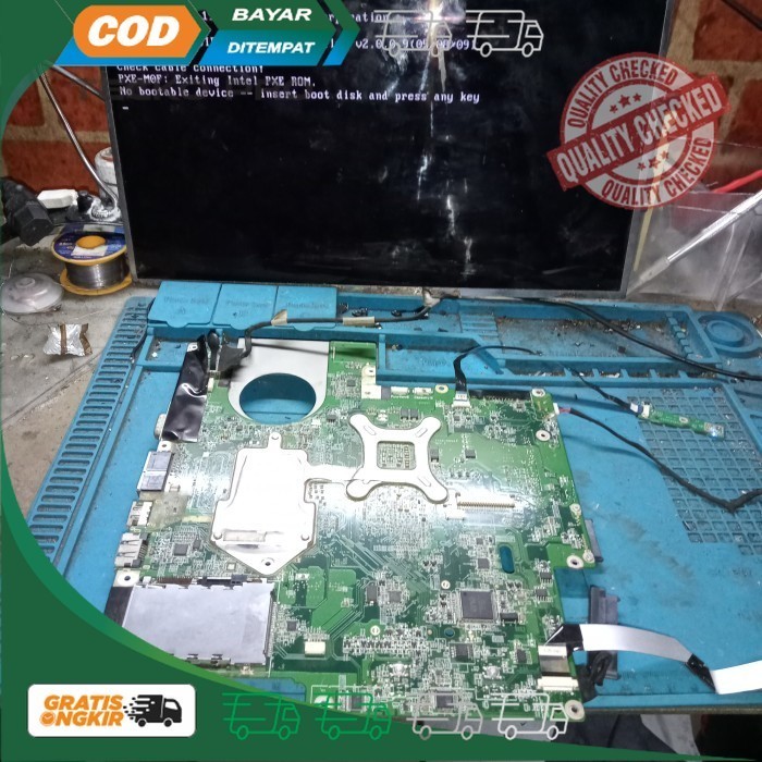 LG R590 Laptop 15.6 inci Intel Core i7-740QM 4GB DDR3 640GB HDD NVIDIA GeForce GT 335M Windows 7 Hitam Putih