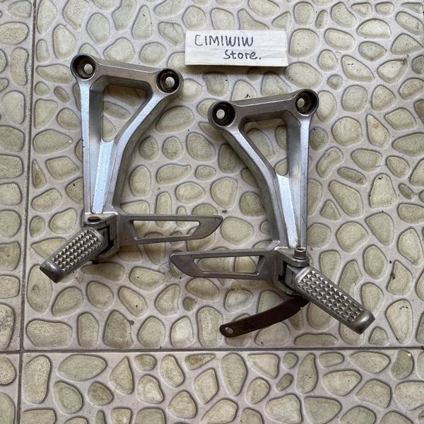 Footstep postep belakang CBR 650 Cb 650 F Original AHM