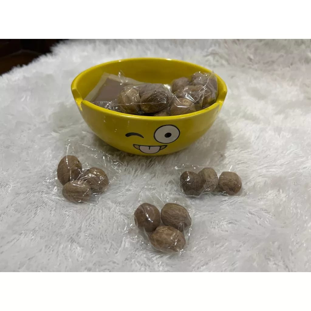 

Biji Pala Kering / 100 % Asli / Rempah Bumbu Dapur / BD / Berkat Store