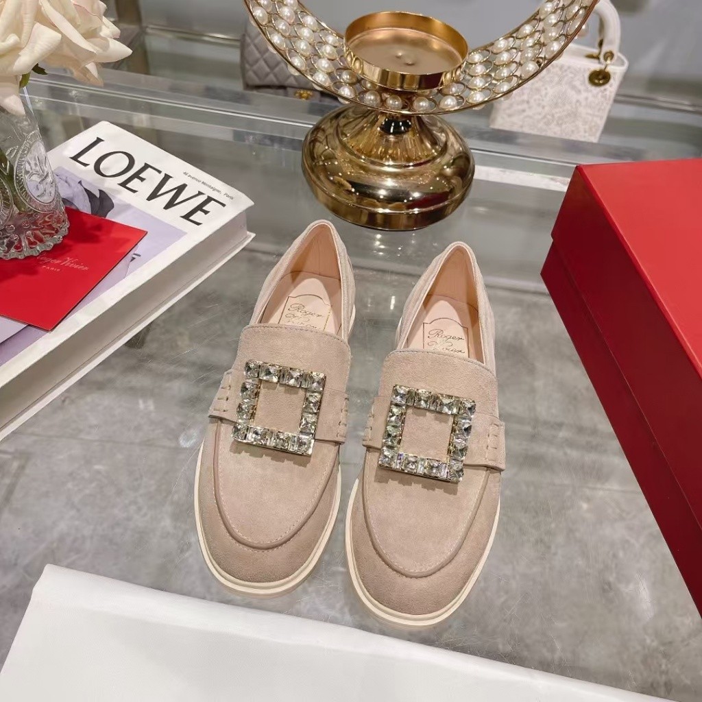 New Counter ORI Roger Vivier RV 2024 Sneakers with Diamond Buckle, Casual and Lucky Shoes