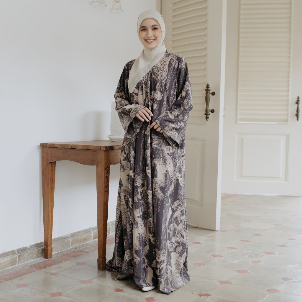 Lozy Hijab - Syifa Dress & Blouse Lozy X Cut Syifa (Abaya Gamis Atasan Blouse Motif Abstrak Bahan Co