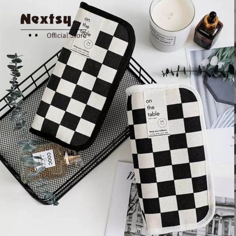 

Nextsy Kotak Pensil Kotak-Kotak Hitam Putih Berkapasitas Besar Tas Alat Tulis Sederhana