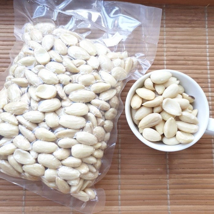 

AD Kacang Almon Utuh Mentah Tanpa Kulit ( Blanched Whole Almond ) - 1000g