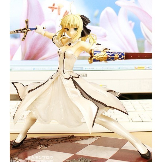 (Pre Order) Figure Fate Stay Night - Saber Lily / Altria Pendragon Golden Caliburn Ver. (Good Smile 