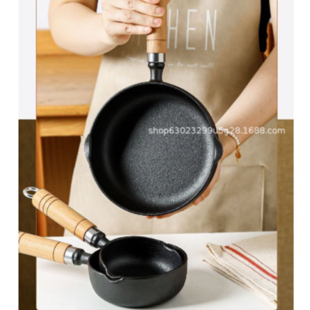 Luxelane_Shop Panci Minyak Kecil 13Cm Cast Iron Small Oil Pot Goreng Telur Gagang Kayu Omelet Pan