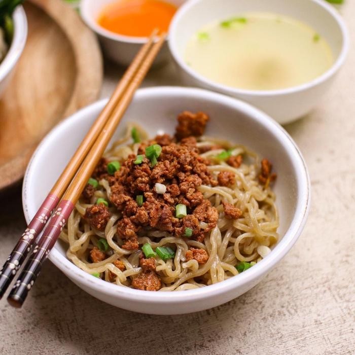 

Mie Frozen Mamiemoy - Mie Ayam HALAL - Mie Alot