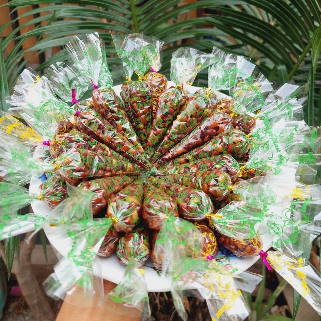 

kacang tolo/dadap/tunggak pedes manis gurih(1kemasang kecil)