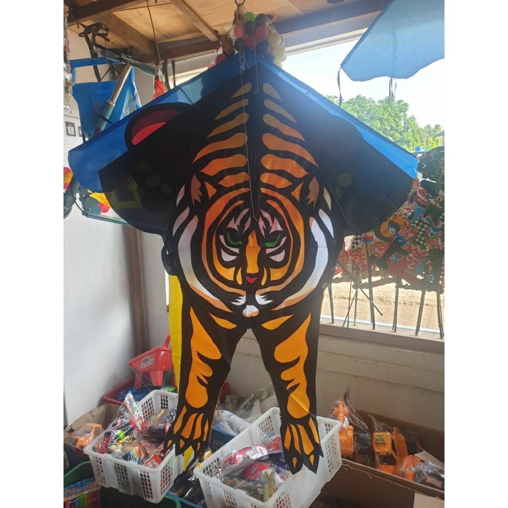 BISA COD Mainan Layangan Karakter Harimau Bahan Kain Ukuran Jumbo/ Layan Layang Sowangan Motif Macan